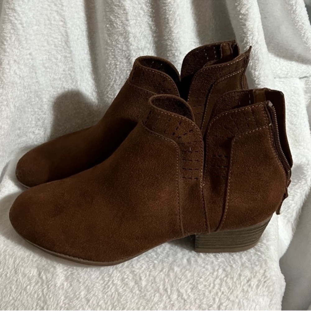 Arizona Jean Co. Cognac Brown Julian Booties